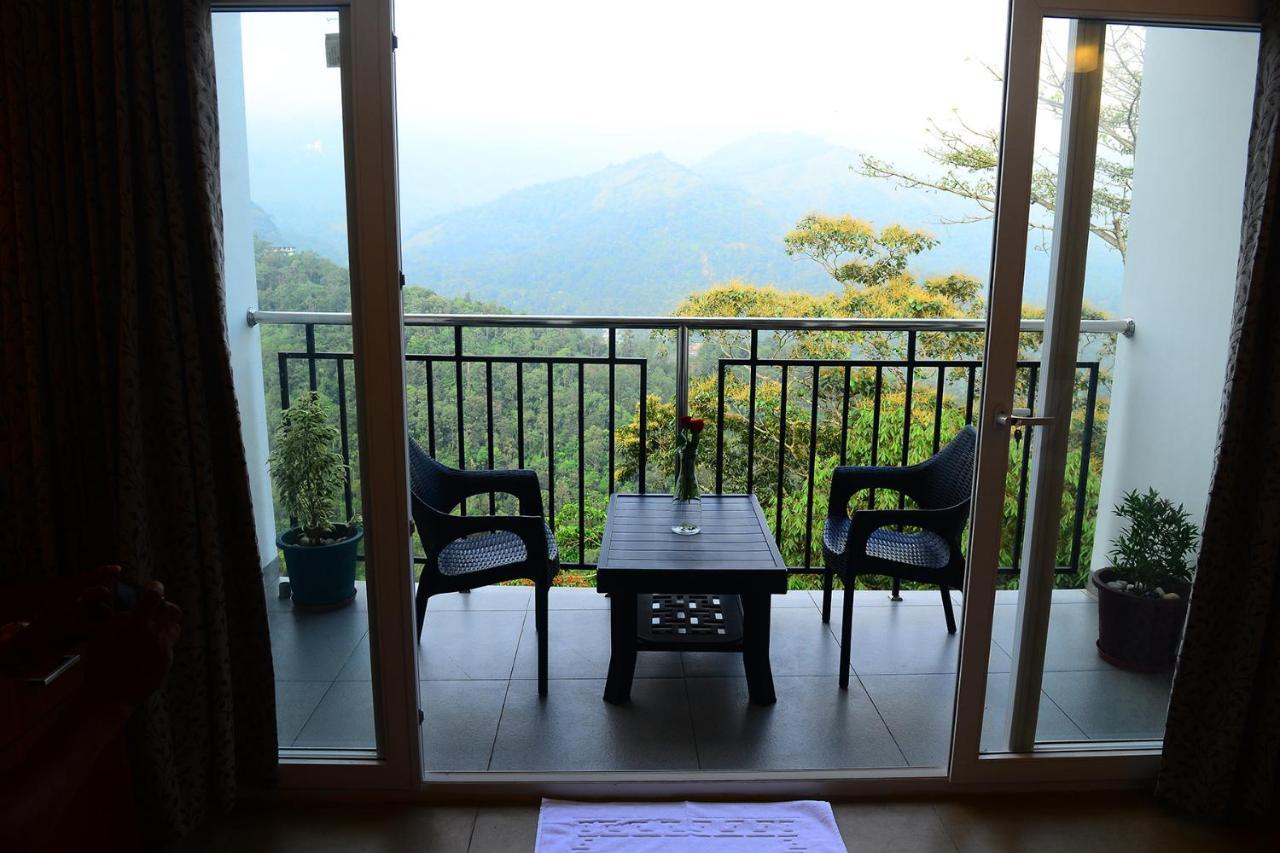 Palmtree Leaf, Munnar Hotel Bagian luar foto