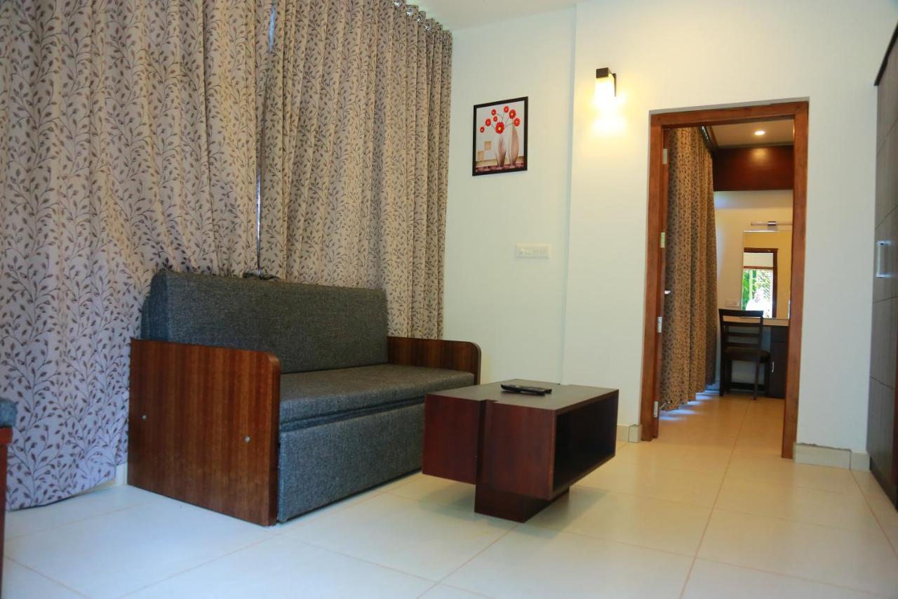Palmtree Leaf, Munnar Hotel Bagian luar foto