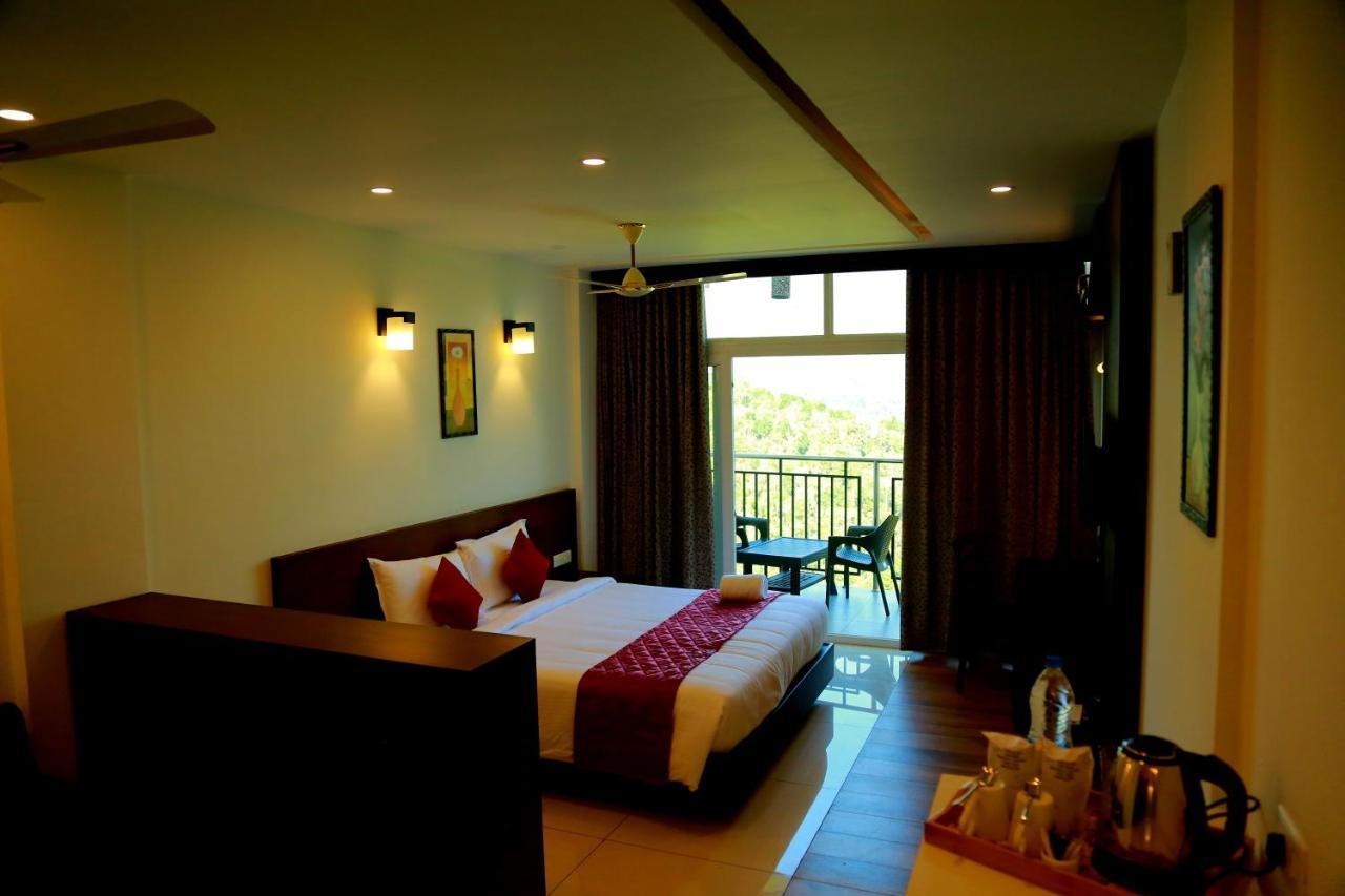 Palmtree Leaf, Munnar Hotel Bagian luar foto